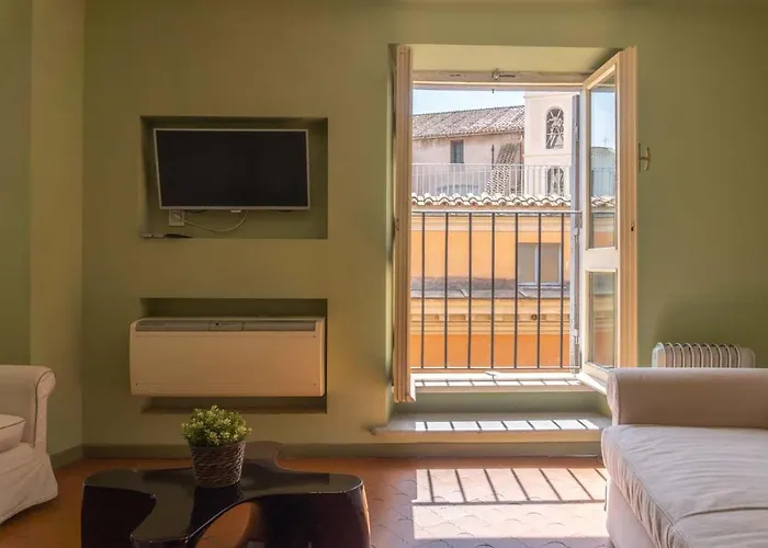 Easytopstay - Piazza Venezia Charming & Bright Apartament Rzym