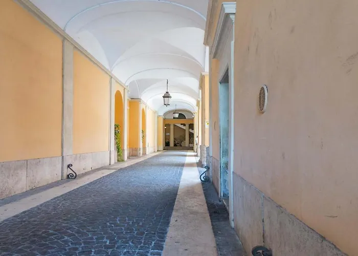Easytopstay - Piazza Venezia Charming & Bright Apartament *