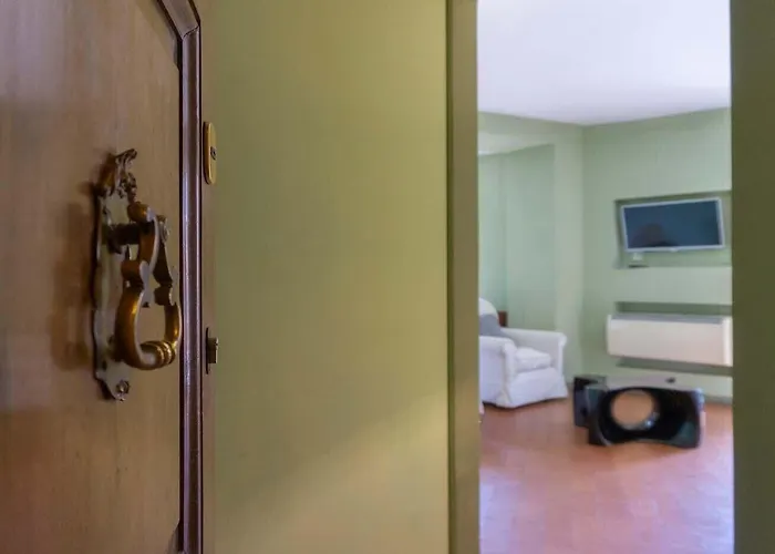 Easytopstay - Piazza Venezia Charming & Bright Apartament