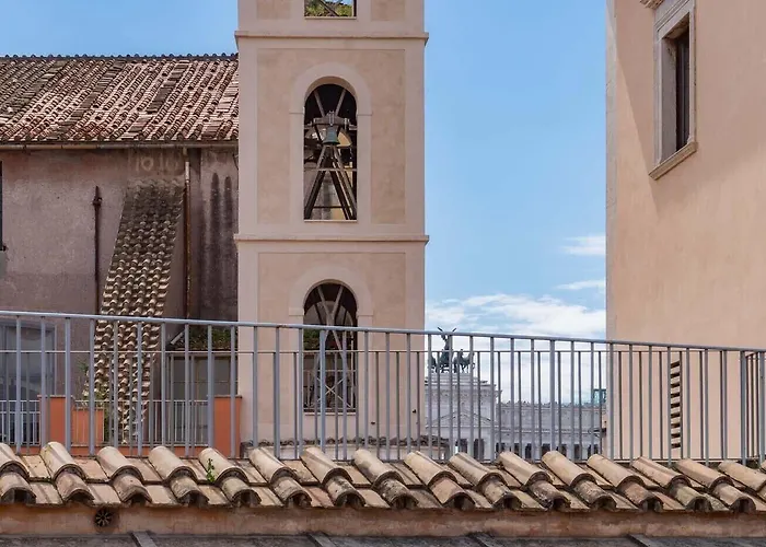 Easytopstay - Piazza Venezia Charming & Bright Apartament