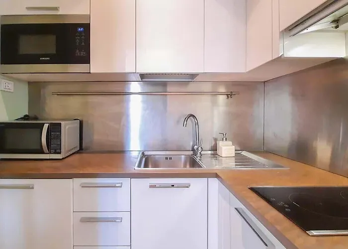 Easytopstay - Piazza Venezia Charming & Bright Apartament *