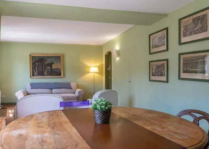 Easytopstay - Piazza Venezia Charming & Bright Apartament *